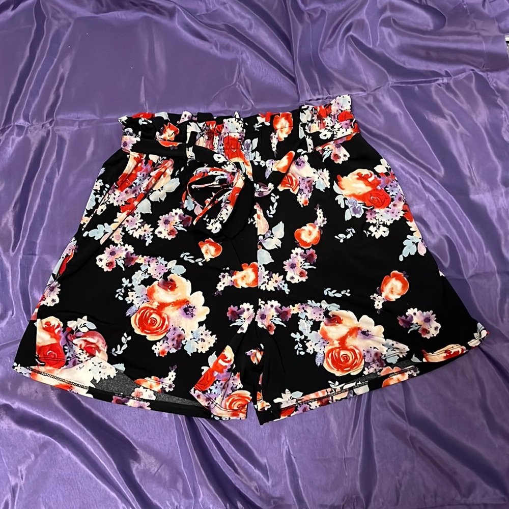 Lularoe Paperbag Waist Floral Dress Shorts with Pockets